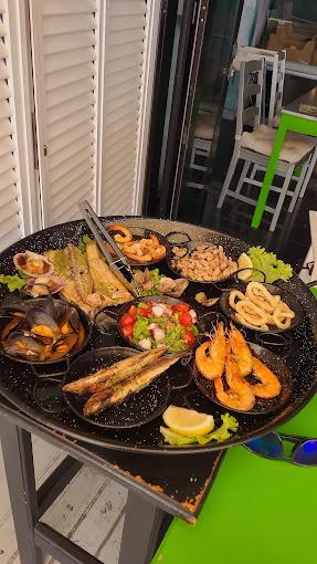 Imagen de una tabla de pescado del restaurante La Niña de los Abrigos